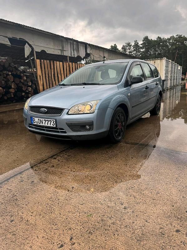 Blau Gebraucht 2005 Ford Focus Kombi | 700 € (Superpreis) - Bild 1/4