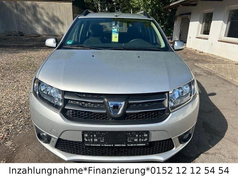 Grau Gebraucht 2015 Dacia Logan MCV Lauréate Kombi | 5.900 € (Fairer Preis) - Bild 1/4