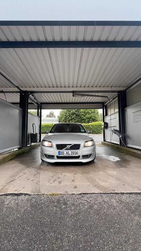 Silber Gebraucht 2007 Volvo C30 R-Design Kleinwagen | 2.000 € (Guter Preis) - Bild 1/4