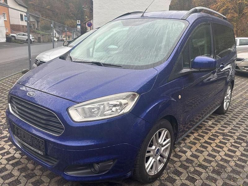 Blau Gebraucht 2015 Ford Tourneo Courier Titanium Van / Kleinbus | 4.990 € (Guter Preis) - Bild 1/4