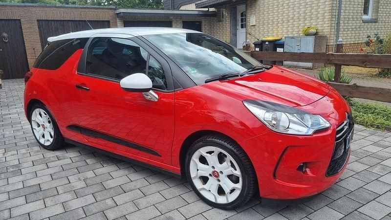 Rot Gebraucht 2010 Citroën DS3 Sport Chic Kleinwagen | 4.777 € (Fairer Preis) - Bild 1/4