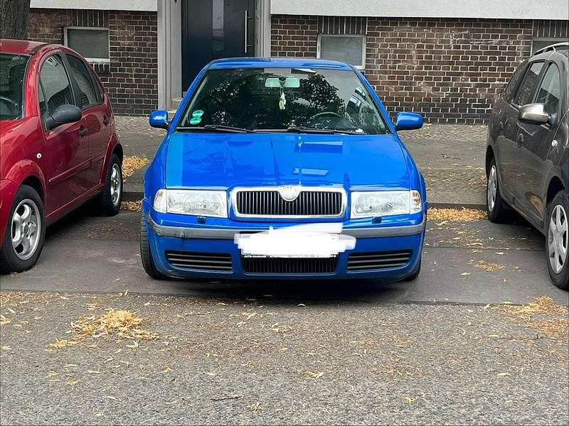Blau Gebraucht 2001 Skoda Octavia Limousine | 1.300 € (Etwas zu teuer) - Bild 1/4