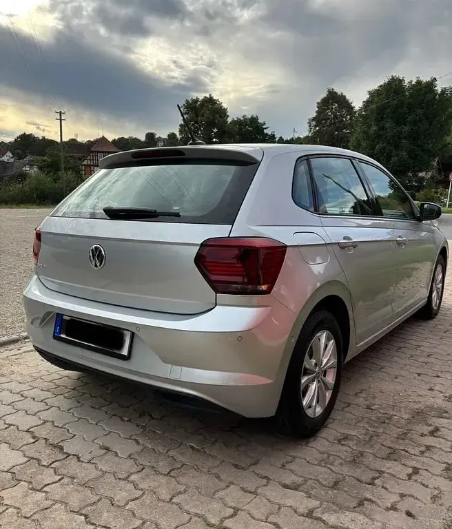 Gebraucht VW Polo Highline 116 PS (85 kW) 2019 Silber Kleinwagen