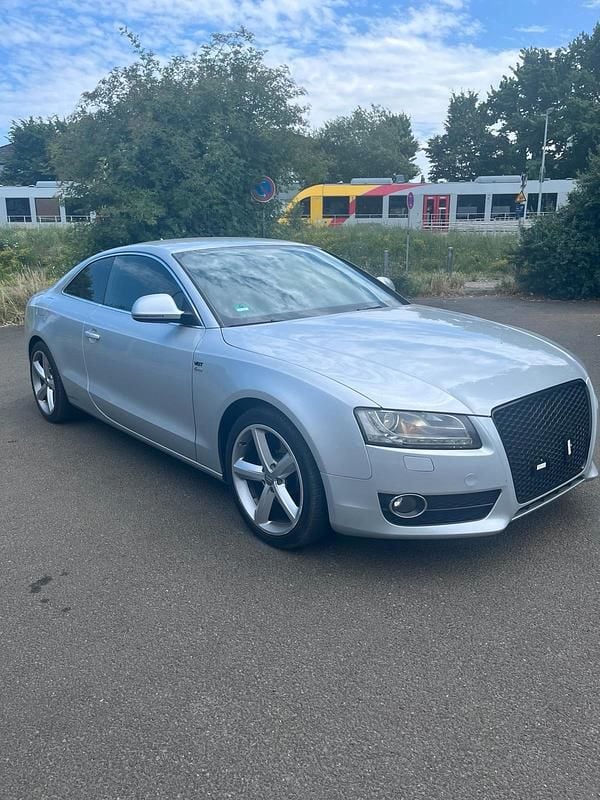 Grau Gebraucht 2009 Audi A5 S-Line Coupé | 4.999 € (Guter Preis) - Bild 1/4