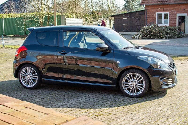 Gebraucht Suzuki Swift Sport 136 PS (100 kW) 2013 Schwarz Kleinwagen