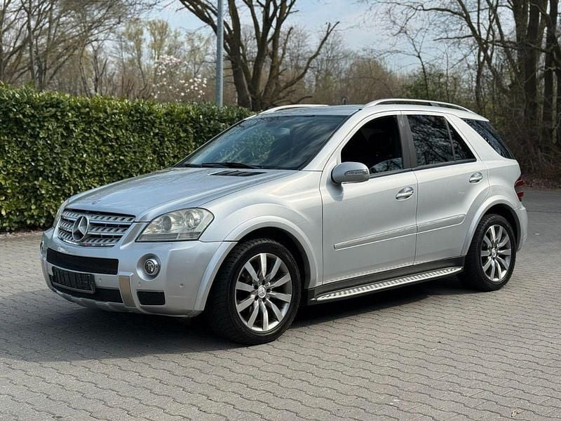 Gebraucht Mercedes ML320 224 PS (164 kW) 2008 Silber SUV