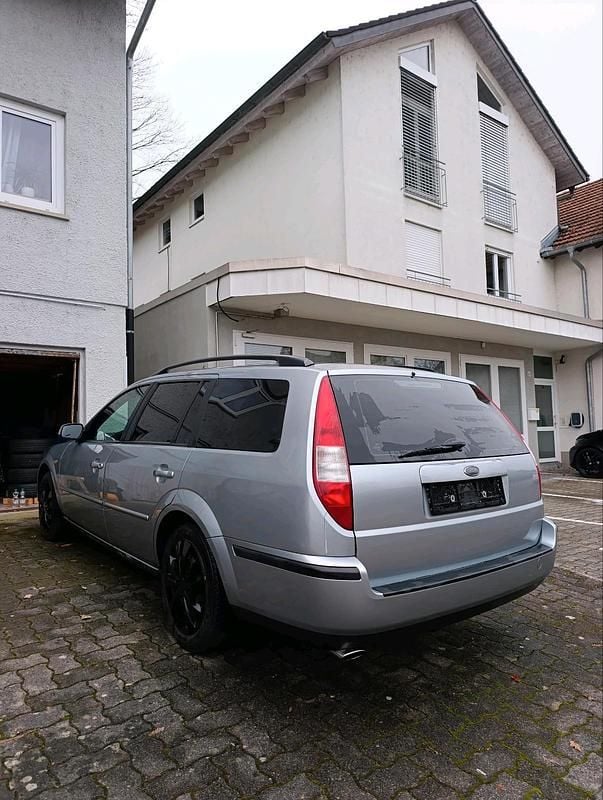 Gebraucht Ford Mondeo 125 PS (91 kW) 2005 Silber Kombi