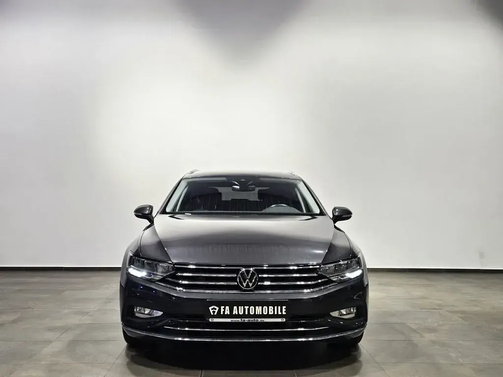 Gebraucht VW Passat Sport 200 PS (147 kW) 2024 Mangan grau (metallic) Kombi
