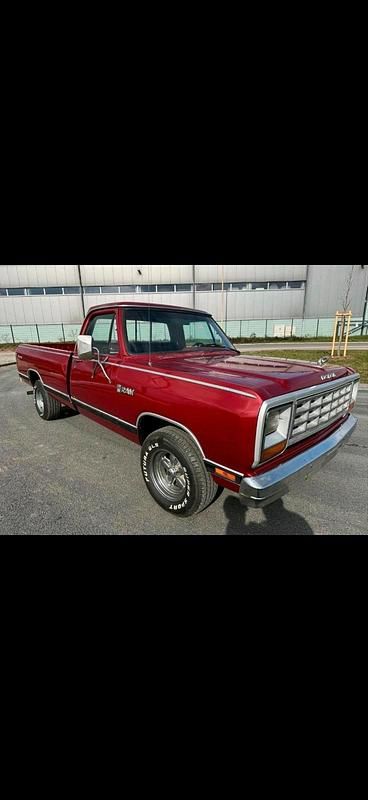 Second-hand Dodge Ram 1983 Roșu Pickup