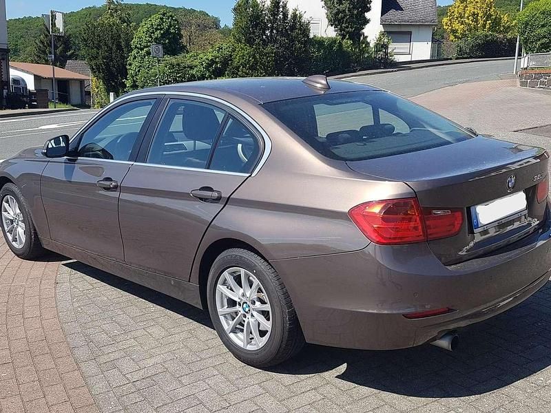 Gebraucht BMW 320 184 PS (135 kW) 2015 Bronze Limousine