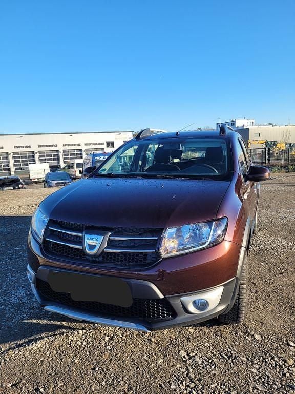 Braun Gebraucht 2016 Dacia Sandero Prestige Limousine | 7.500 € (Guter Preis) - Bild 1/4