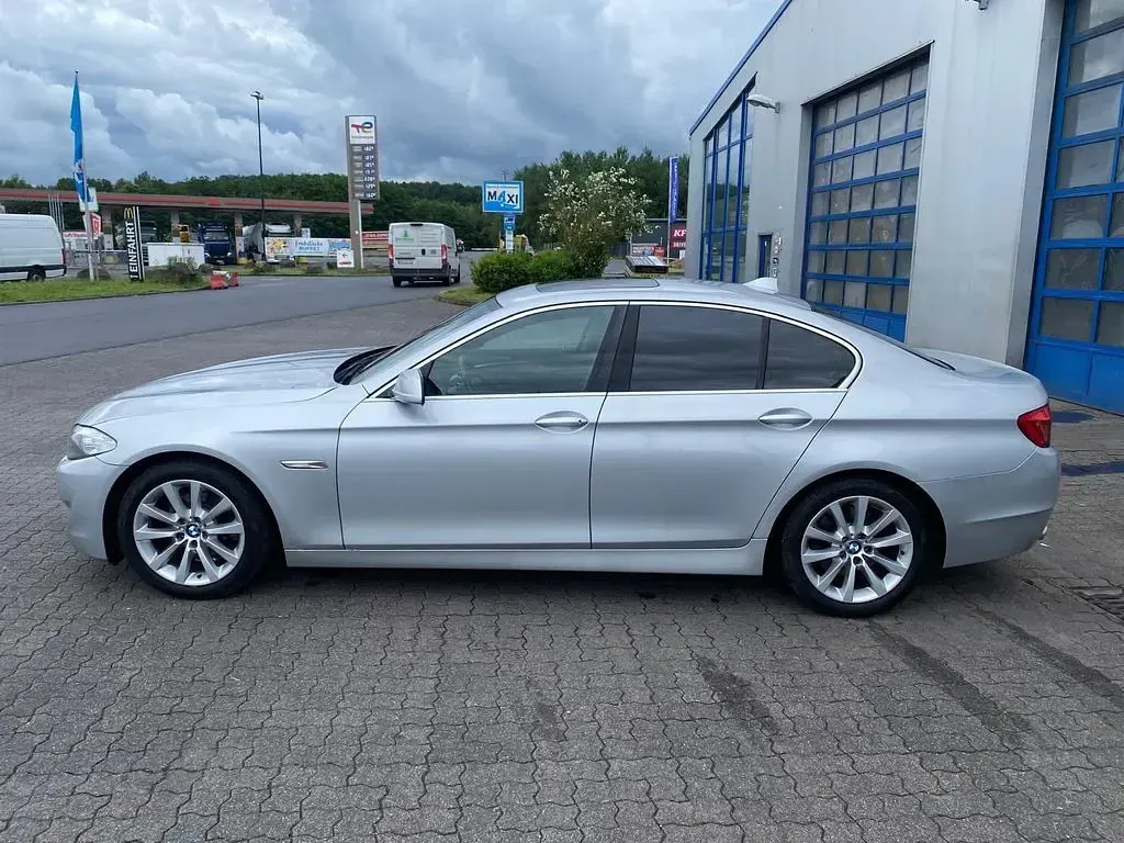 Gebraucht BMW 520 Performance 184 PS (135 kW) 2013 Silber Limousine