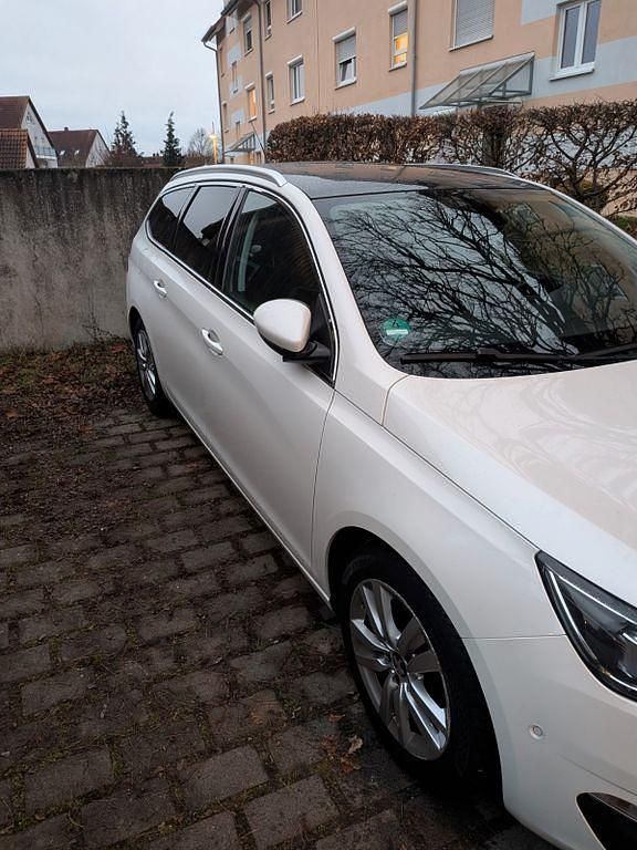 Gebraucht Peugeot 308 SW Active 120 PS (88 kW) 2017 Weiß Kombi