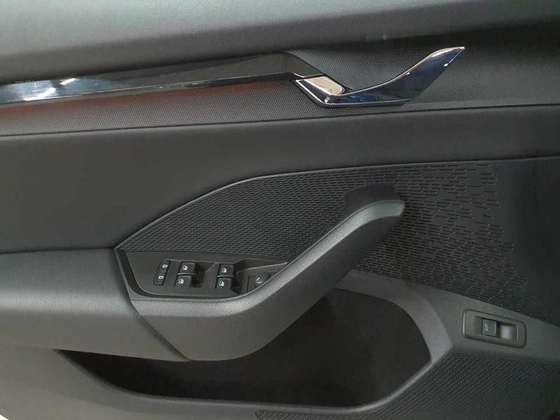 Gebraucht Skoda Octavia Clever 150 PS (110 kW) 2022 Lavablau metallic Kombi