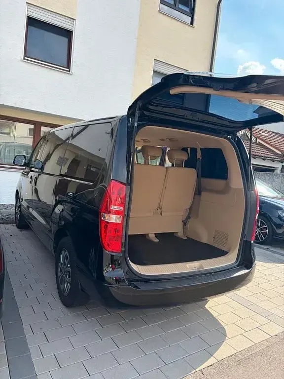 Gebraucht Hyundai H-1 Premium 170 PS (125 kW) 2020 Schwarz Van / Kleinbus