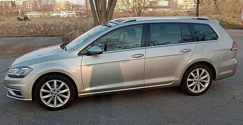 Gebraucht VW Golf VII Highline 150 PS (110 kW) 2018 Silber Kombi