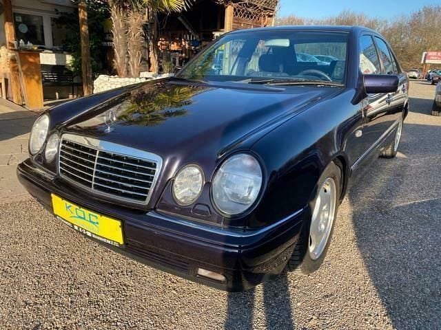 Gebraucht Mercedes E320 Avantgarde 224 PS (164 kW) 1997 Schwarz Limousine