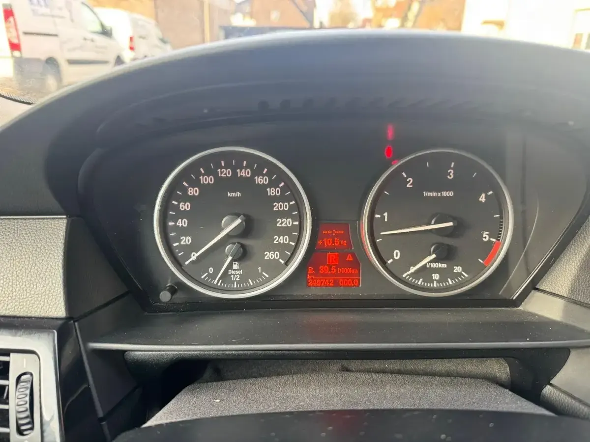 Gebraucht BMW 525 194 PS (142 kW) 2008 Blau Limousine