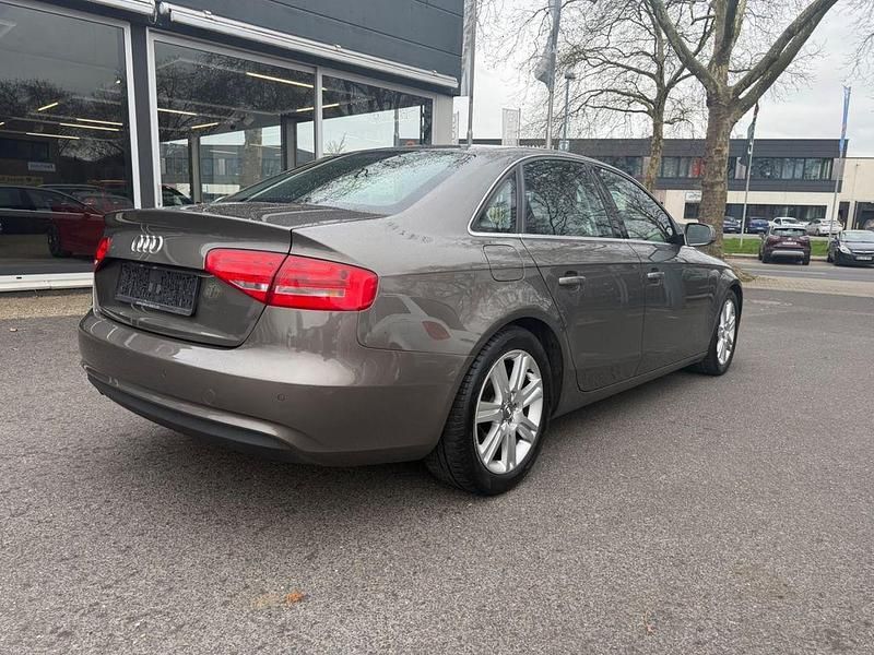 Gebraucht Audi A4 Ambiente 170 PS (125 kW) 2012 Grau Limousine