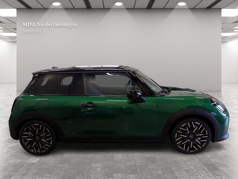 Gebraucht Mini Cooper Favoured 156 PS (114 kW) 2025 Grün Kleinwagen