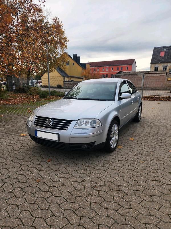 Silber Gebraucht 2003 VW Passat Highline Limousine | 2.890 € (Fairer Preis) - Bild 1/4