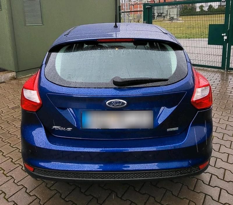 Gebraucht Ford Focus 105 PS (77 kW) 2014 Blau Coupé
