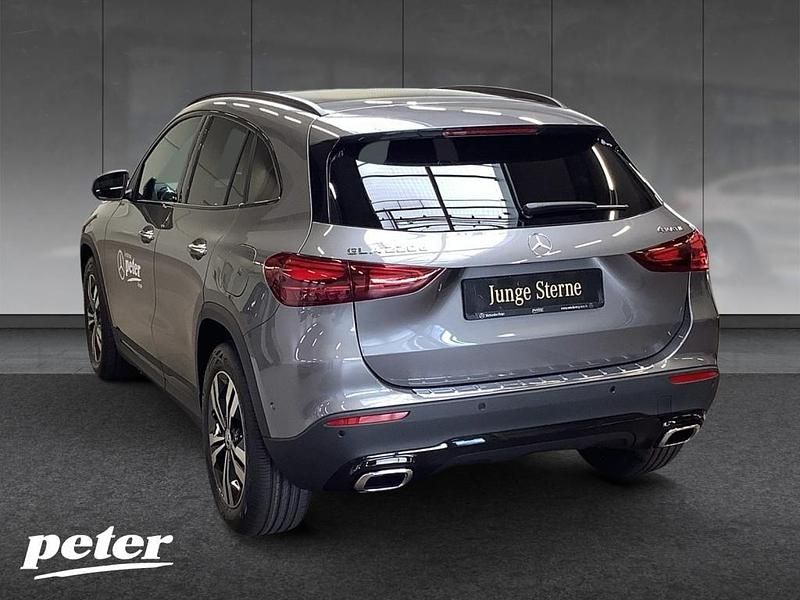 Gebraucht Mercedes GLA220 Progressive 190 PS (139 kW) 2025 Metalliclack mountaingrau SUV