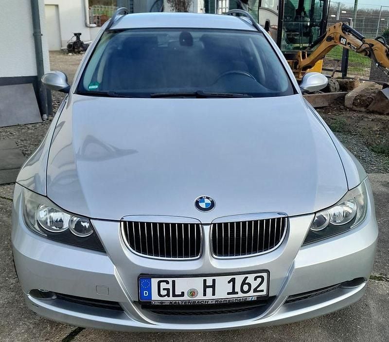 Silber Gebraucht 2006 BMW 325 Kombi | 5.250 € (Fairer Preis) - Bild 1/4