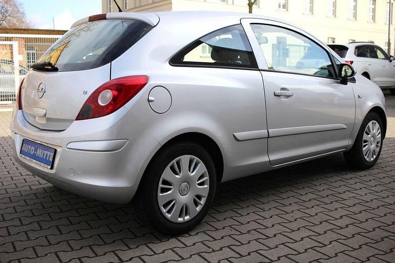 Gebraucht Opel Corsa 80 PS (58 kW) 2007 Silber Kleinwagen