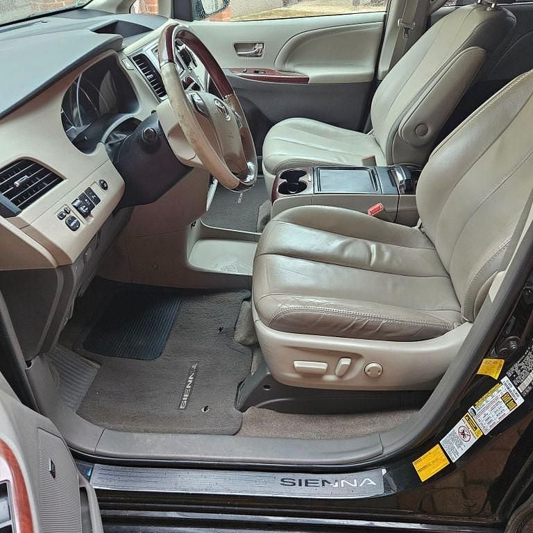 Gebraucht Toyota Sienna Limited 266 PS (195 kW) 2012 Van / Kleinbus