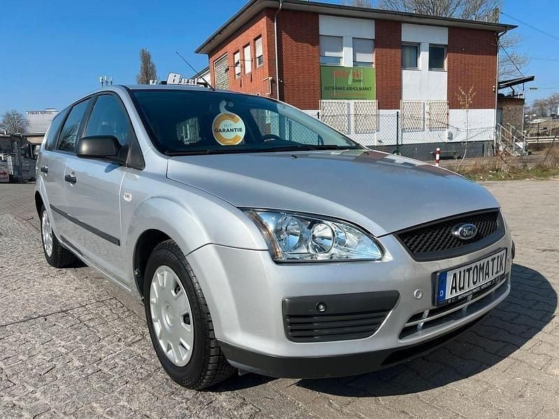 Gebraucht Ford Focus Trend 101 PS (74 kW) 2006 Silber Kombi