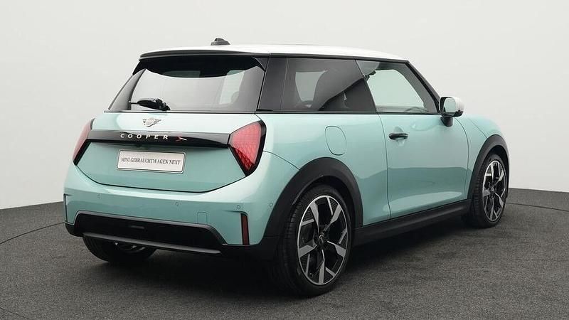 Gebraucht Mini Cooper S Favoured 204 PS (150 kW) 2025 Ocean wave green Kleinwagen