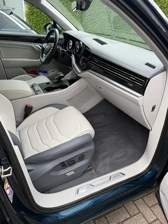 Gebraucht VW Touareg 286 PS (210 kW) 2018 Blau SUV