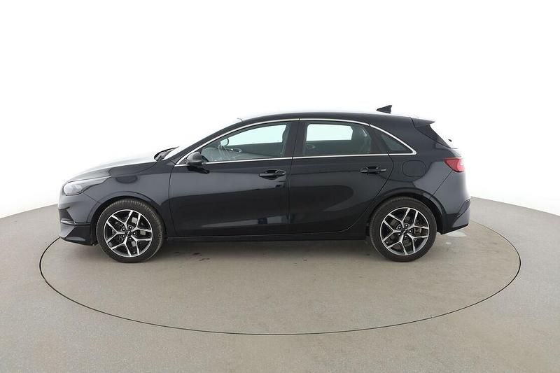 Gebraucht Kia Ceed Spirit 160 PS (117 kW) 2022 Schwarz Kleinwagen