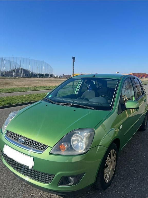 Gebraucht Ford Fiesta Style 90 PS (66 kW) 2008 Grün Kleinwagen
