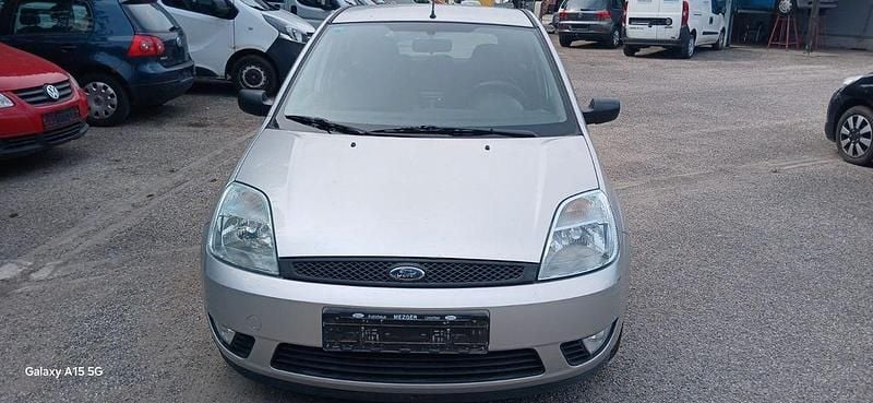 Silber Gebraucht 2003 Ford Fiesta Trend Kleinwagen | 1.300 € (Superpreis) - Bild 1/4
