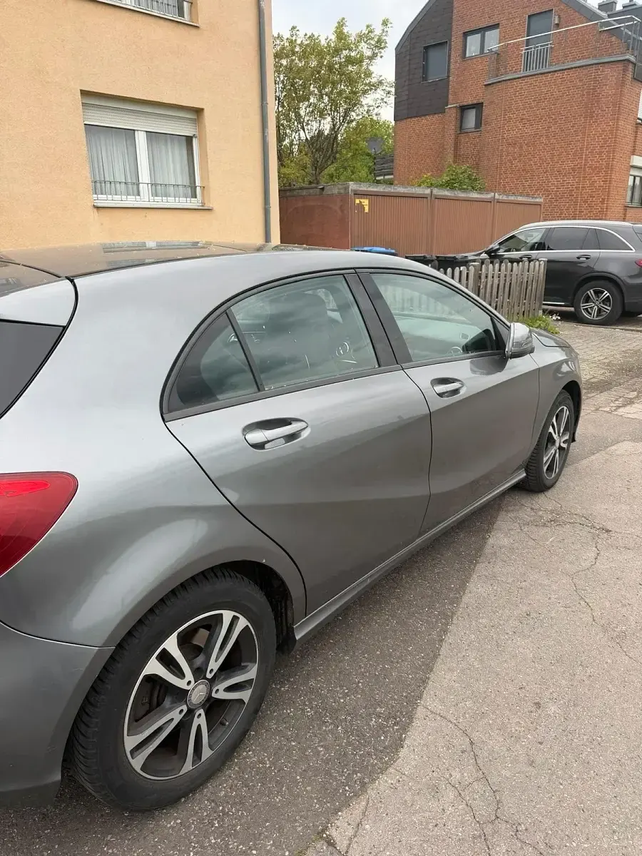 Gebraucht Mercedes A200 136 PS (100 kW) 2016 Grau Limousine