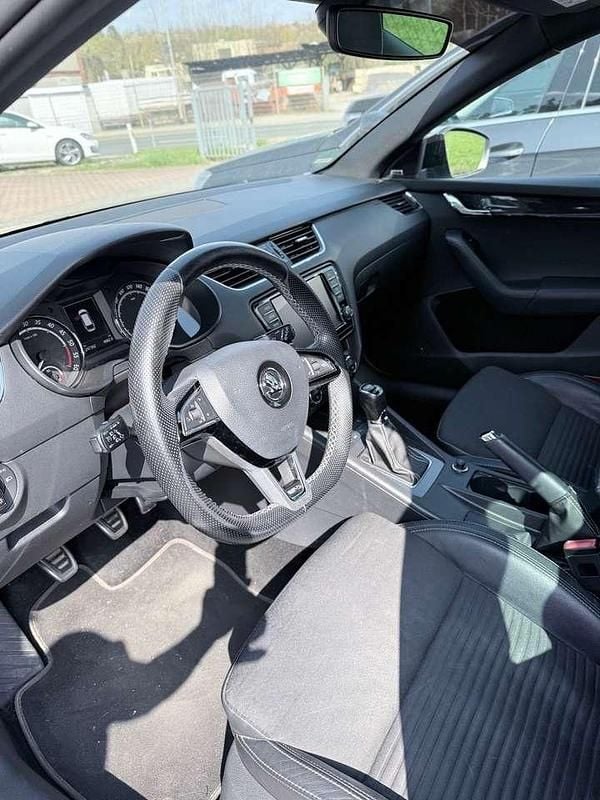 Gebraucht Skoda Octavia RS 184 PS (135 kW) 2016 Laserweiss Kleinwagen