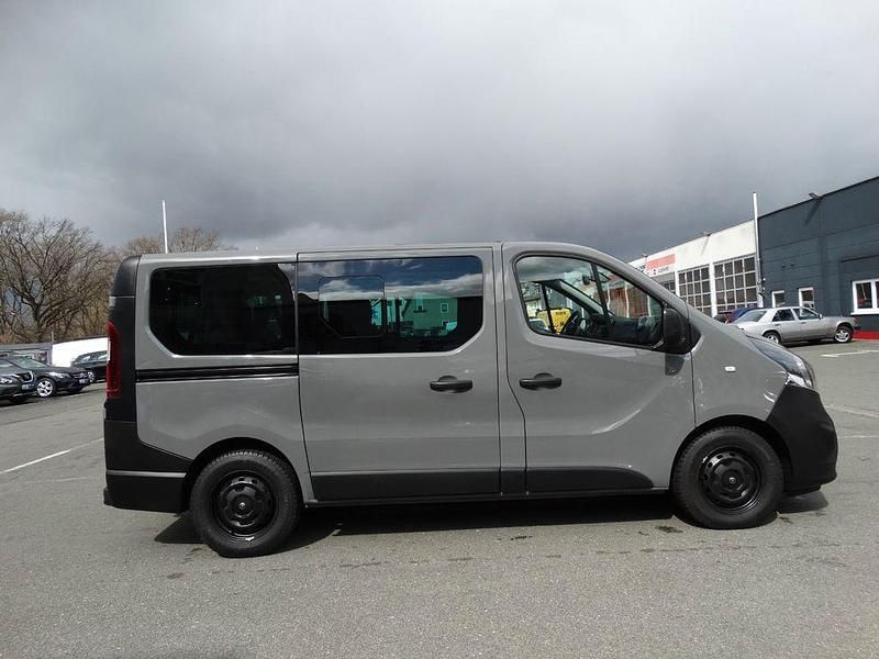 Gebraucht Opel Vivaro 125 PS (91 kW) 2017 Grau Van / Kleinbus