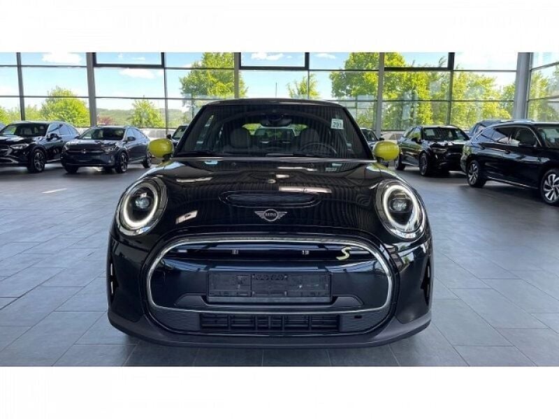 Gebraucht Mini Cooper SE 134 kW (183 PS) 2023 Schwarz Kleinwagen