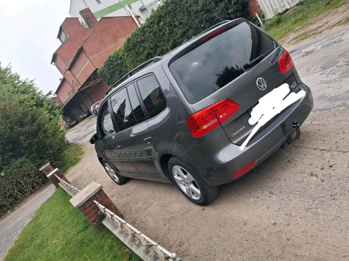 Gebraucht VW Touran 140 PS (102 kW) 2012 Grau Van / Kleinbus