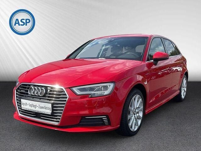 Gebraucht Audi A3 e-tron Design 150 PS (110 kW) 2017 Rot (tangorot metallic) Kleinwagen