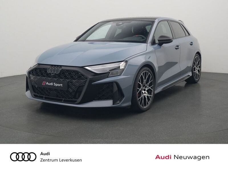 Mythosschwarz Neu 2025 Audi RS3 Comfort Kleinwagen | 74.980 € - Bild 1/4