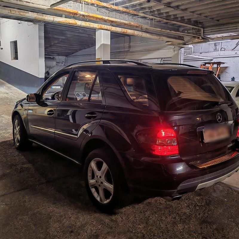 Gebraucht Mercedes ML320 224 PS (164 kW) 2008 Schwarz SUV