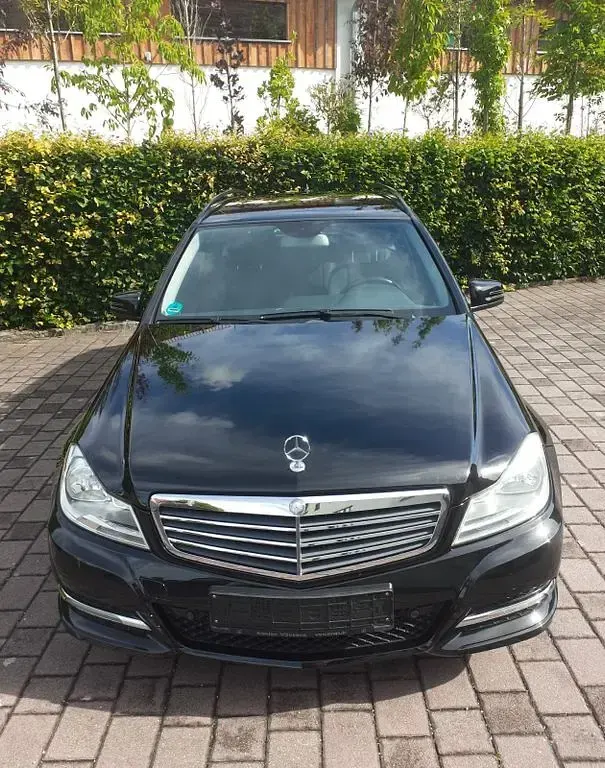 Gebraucht Mercedes C220 170 PS (125 kW) 2011 Schwarz Limousine