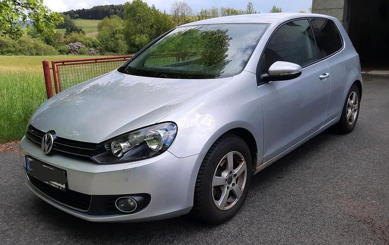 Silber Gebraucht 2009 VW Golf VI Highline Kleinwagen | 4.299 € (Guter Preis) - Bild 1/4