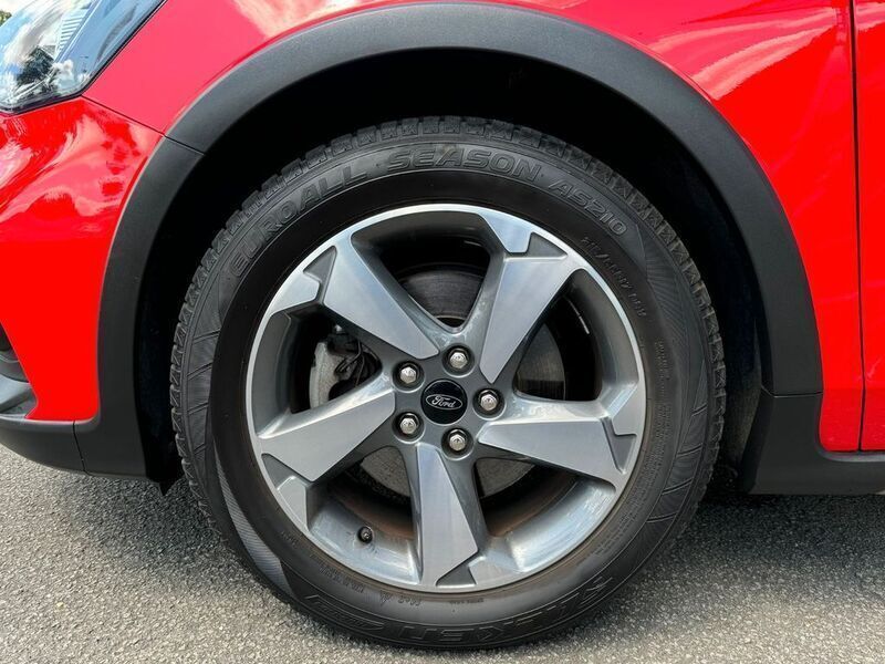 Usata Ford Focus Active 125 CV (91 kW) 2020 Rosso Berlina