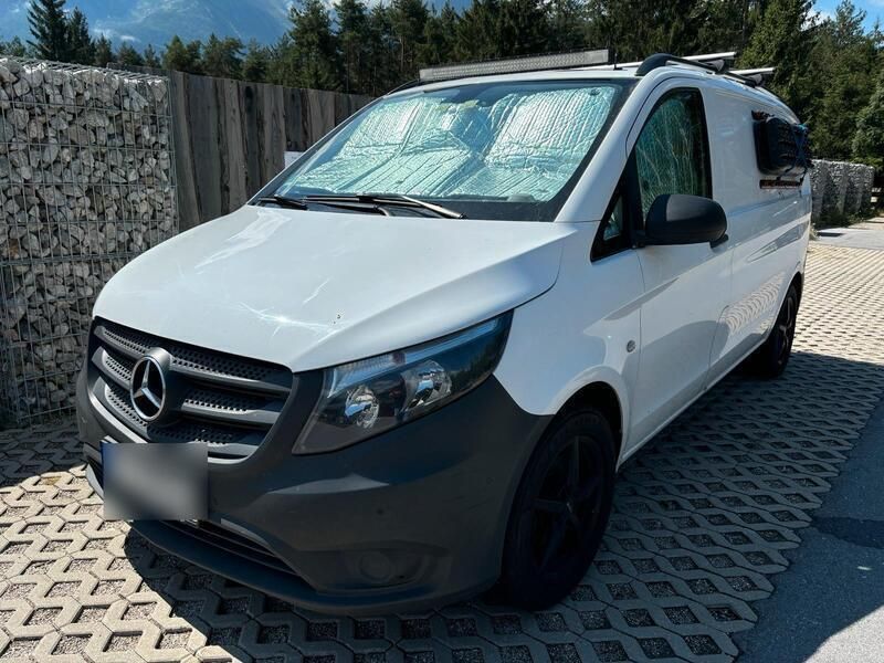 Weiß Gebraucht 2016 Mercedes Vito Van / Kleinbus | 15.900 € (Teuer) - Bild 1/4