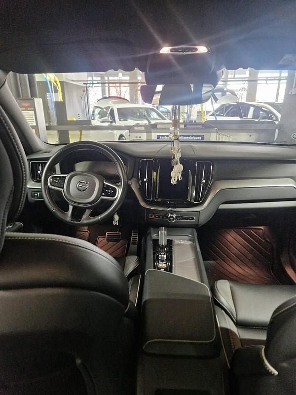 Schwarz Gebraucht 2021 Volvo XC60 R-Design SUV | 30.900 € (Guter Preis) - Bild 1/4