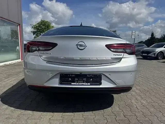 Gebraucht Opel Insignia Innovation 165 PS (121 kW) 2018 Argonsilber/sovereign/swit (metallic) Limousine